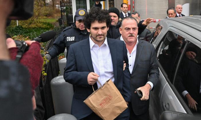 FTX Founder Bankman-Fried Leaves Court After Being Released on Bail