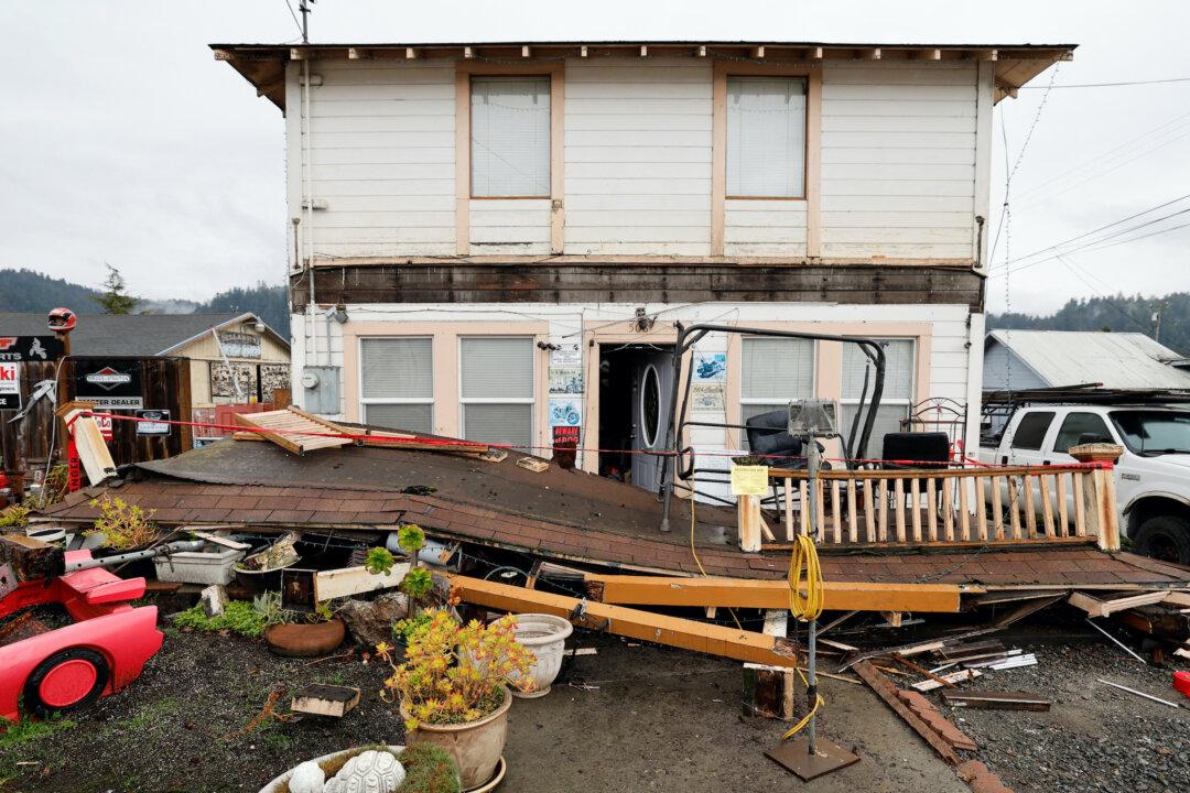 Deaths, Damage Reported After 6.4 Magnitude Northern California Earthquake
