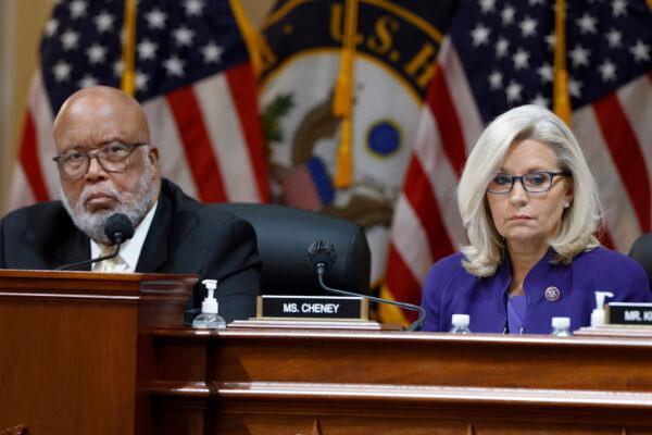Jan. 6 Committee Chairman U.S. Rep. Bennie Thompson (D-Mass.), and Jan. 6 Committee Vice Chairwoman Rep. Liz Cheney (R-Wyo.) in the Canon House Office Building on Capitol Hill in Washington, on Dec. 19, 2022. (Anna Moneymaker/Getty Images)