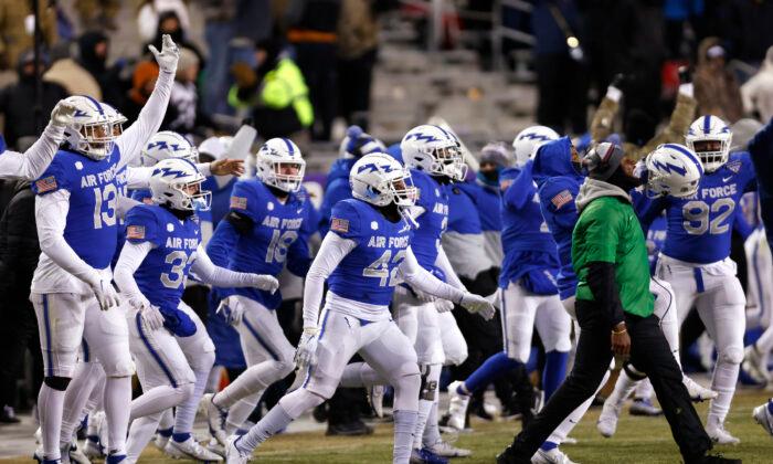 Air Force Freezes Out Baylor in Armed Forces Bowl