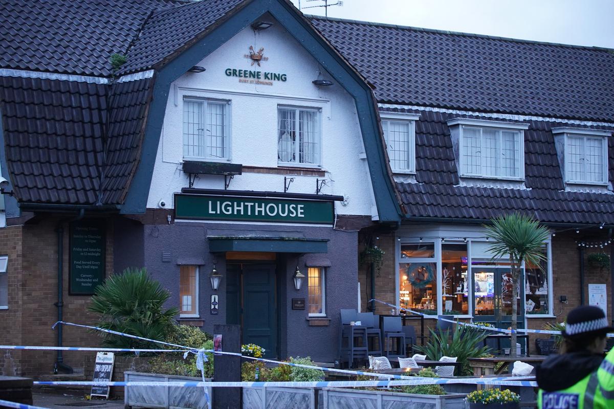 Police Launch Manhunt After Fatal Christmas Eve Pub Shooting Near Liverpool