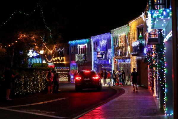 Residents of Lane Cove decorate their homes with lights in celebration of Christmas on December 21, 2021 in Sydney, Australia. (Photo by Brendon Thorne/Getty Images)