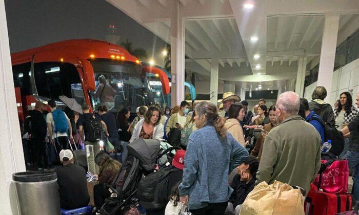 ‘Hundreds’ of Canadians Stranded for Days in Mexico After Sunwing Cancellations