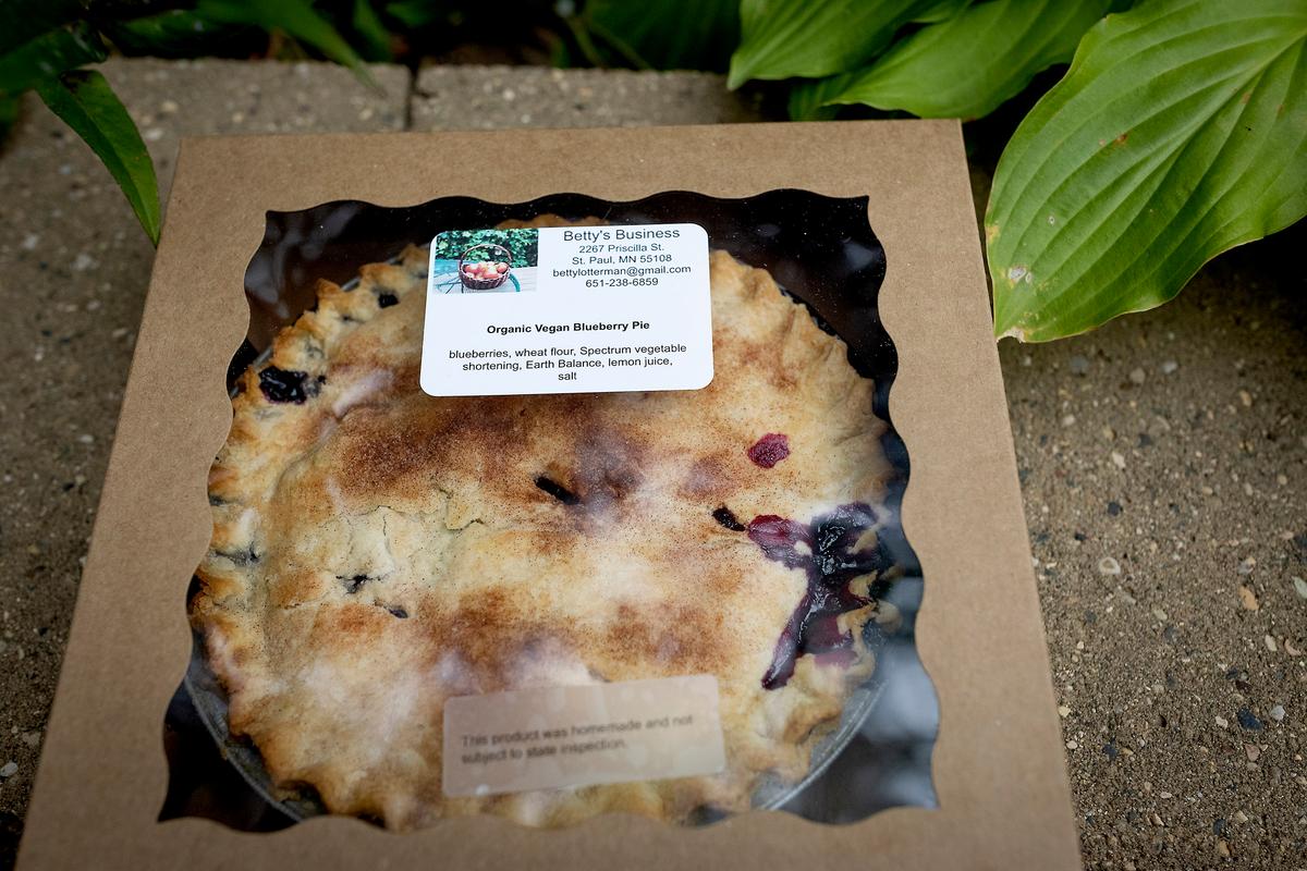 Betty Lotterman put homemade pies outside her home for sale in St. Paul, Minn., on Aug. 14, 2022. (Elizabeth Flores/Minneapolis Star Tribune/TNS)