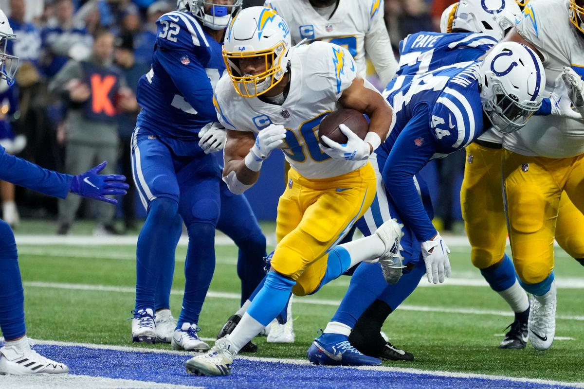 Chargers Reach Playoffs, Beat Foles, Overmatched Colts 20–3