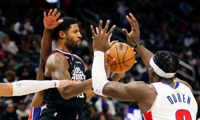 Clippers Rally Late in 4th Quarter, Top Pistons in OT