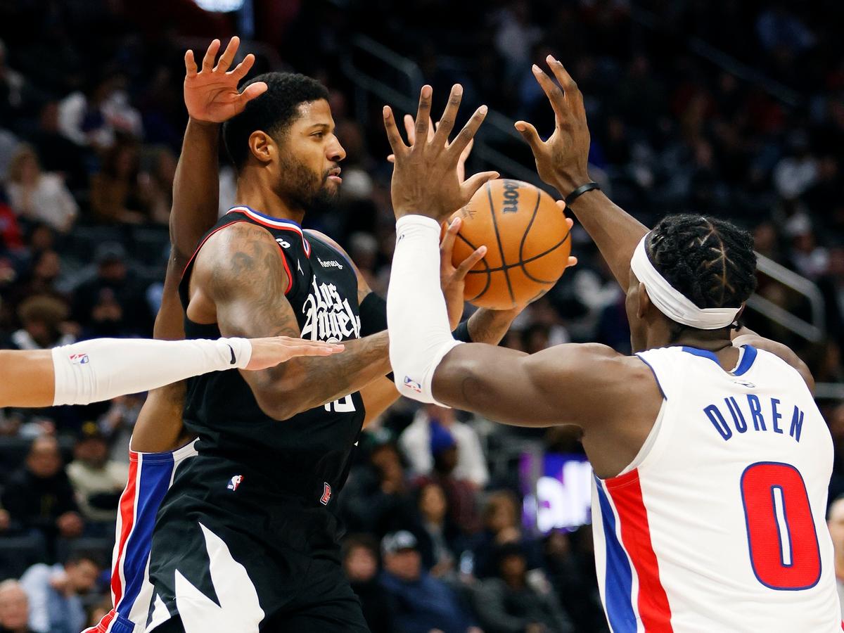 Clippers Rally Late in 4th Quarter, Top Pistons in OT