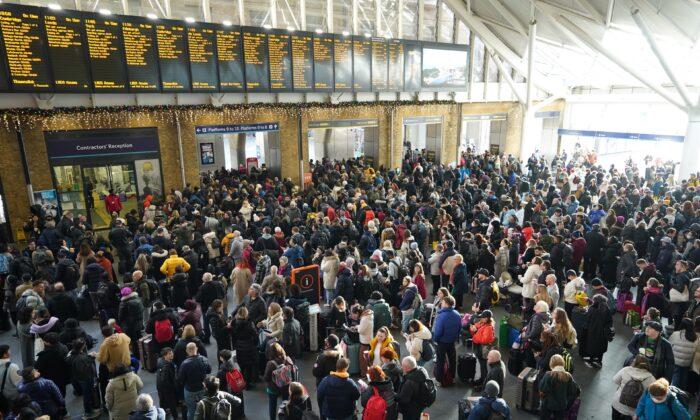 UK Rail Passengers Face ‘Significantly Disrupted’ Trips Into January as Strikes Continue