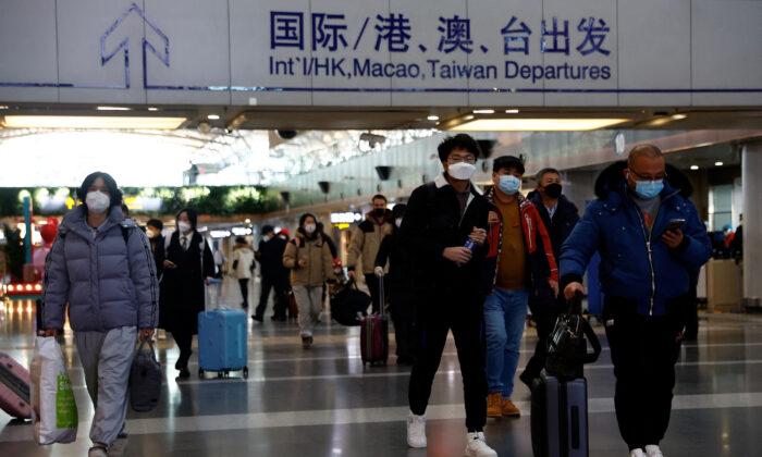 US to Impose Mandatory COVID Tests for Travelers From China