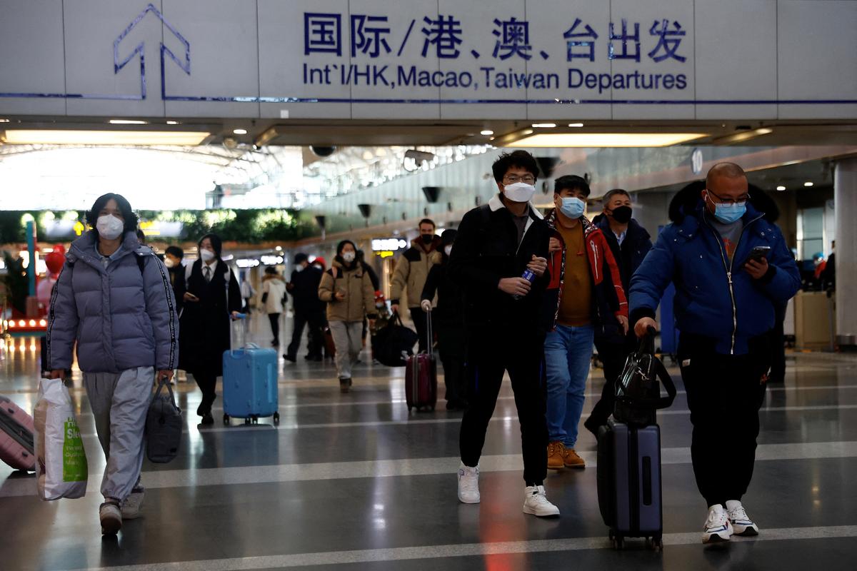 US to Impose Mandatory COVID Tests for Travelers From China