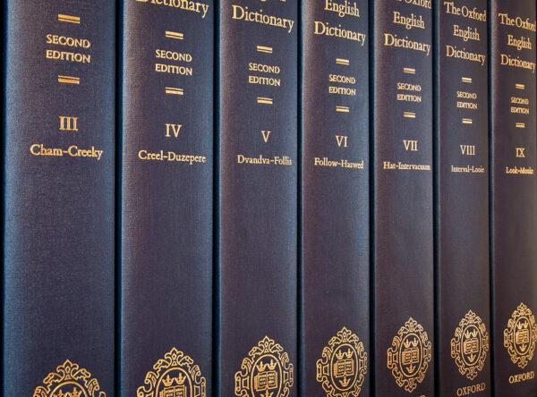 The second edition of the Oxford English Dictionary was published in 1989, in 20 volumes. (<a href="https://www.flickr.com/photos/mrpolyonymous/">mrpolyonymous</a>/<a href="https://www.flickr.com/photos/mrpolyonymous/6953043608/in/photolist-bAqaCd-24MNCmv-PPMjY6-aqr5Qz-2mMbqqA-ZyrivN-2kDchoD-6Z9Mfg-65uF7Z-pGTkhn-5ZetrG-WDiDrZ-GBnCaT-WJ2s-rQ6ubR-MrrxRH-oeXieH-24T8tBY-BaGwqh-oy8rHp-6hY63V-wAhjKJ-24T8t93-6AxrQe-23zKds6-rZqpfD-73xhBH-72ETZ5-23S7Xxf-24T8tfA-72ETVL-tkWncJ-7V6hwq-UAwoJG-esrzY1-97SfQS-g7bCdE-284y7Uy-fDTzqG-rZssYg-9DGtFa-5Zahop-6AU6no-owtuzs-97P5Xp-23zKdng-24T8tkL-73RmYY-24T8sx3-73BgFJ">Flickr</a>)