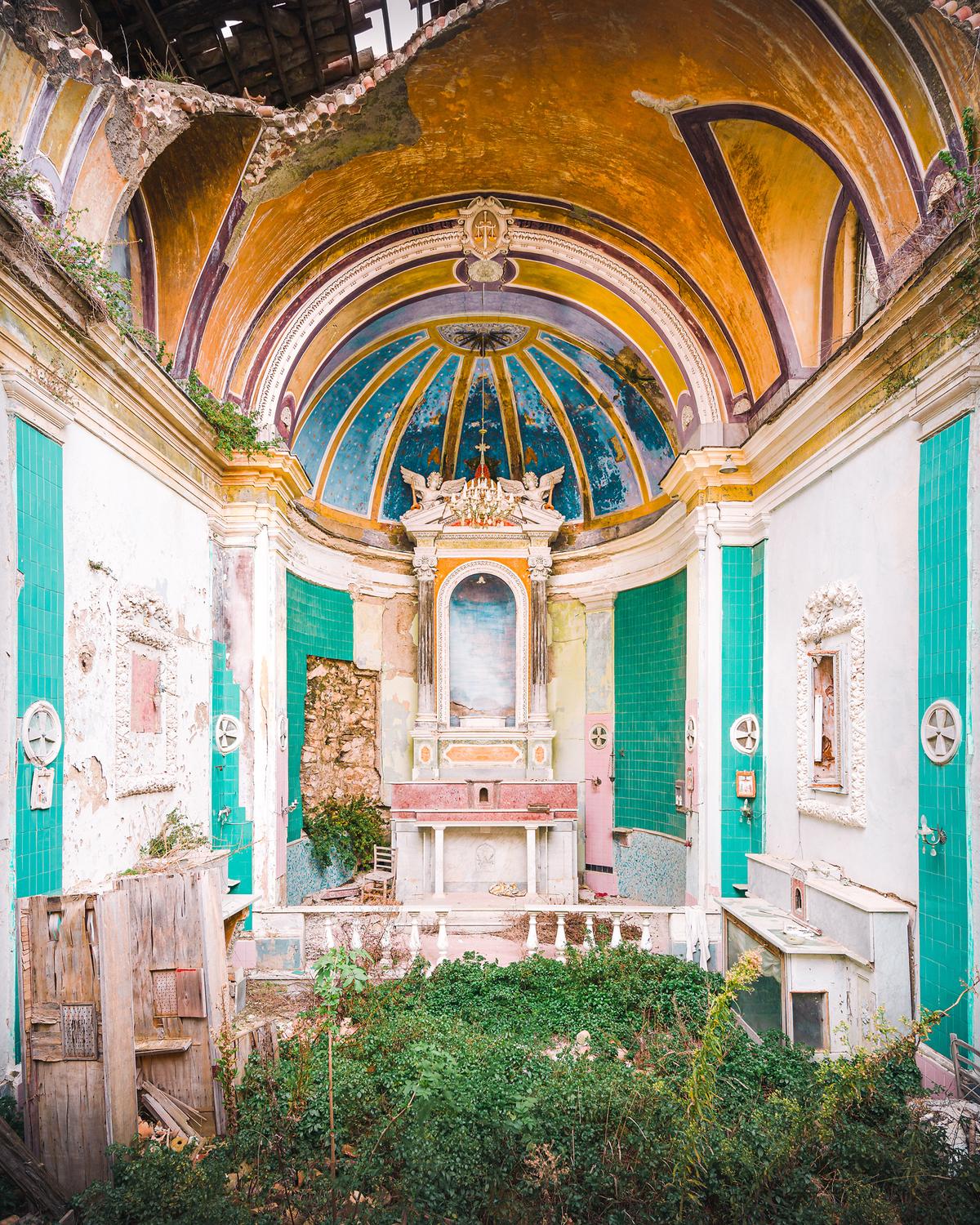 A dilapidated church in Italy, photographed in 2022. (Courtesy of <a href="https://romanrobroek.nl/">Roman Robroek Photography</a> and <a href="https://www.instagram.com/romanrobroek/">@romanrobroek</a>)