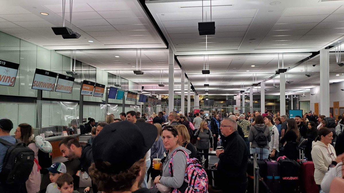 The crowded Montreal International Airport, after a winter storm delayed flights on Dec. 27, 2022. (Photo courtesy of Cassidy Charette)