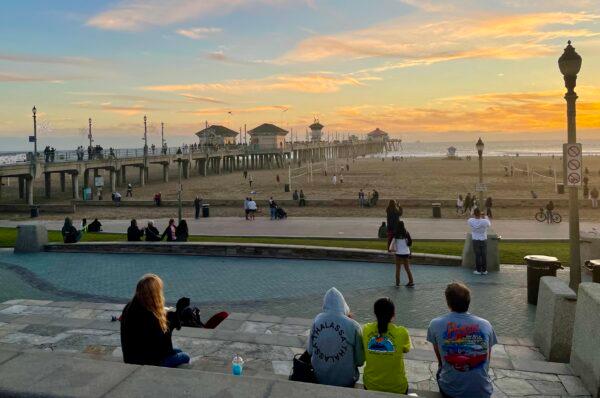 Surf City's Winter Wonderland in Huntington Beach, Calif., on Dec. 28, 2022. (Carol Cassis/The Epoch Times)