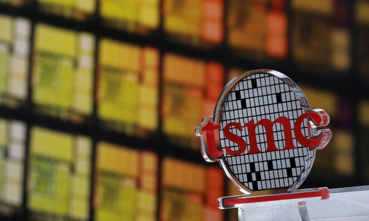 A logo of Taiwan Semiconductor Manufacturing Co. (TSMC) at its headquarters in Hsinchu, Taiwan, on Aug. 31, 2018. (Tyrone Siu/Reuters)