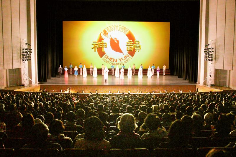 Shen Yun Inspires Us, Says Fukuoka Audiences