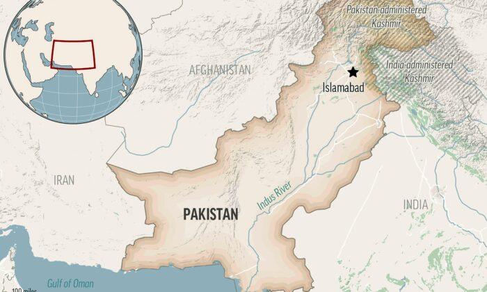 Pakistan Frees 524 Afghan Illegal Immigrants From Karachi Jail