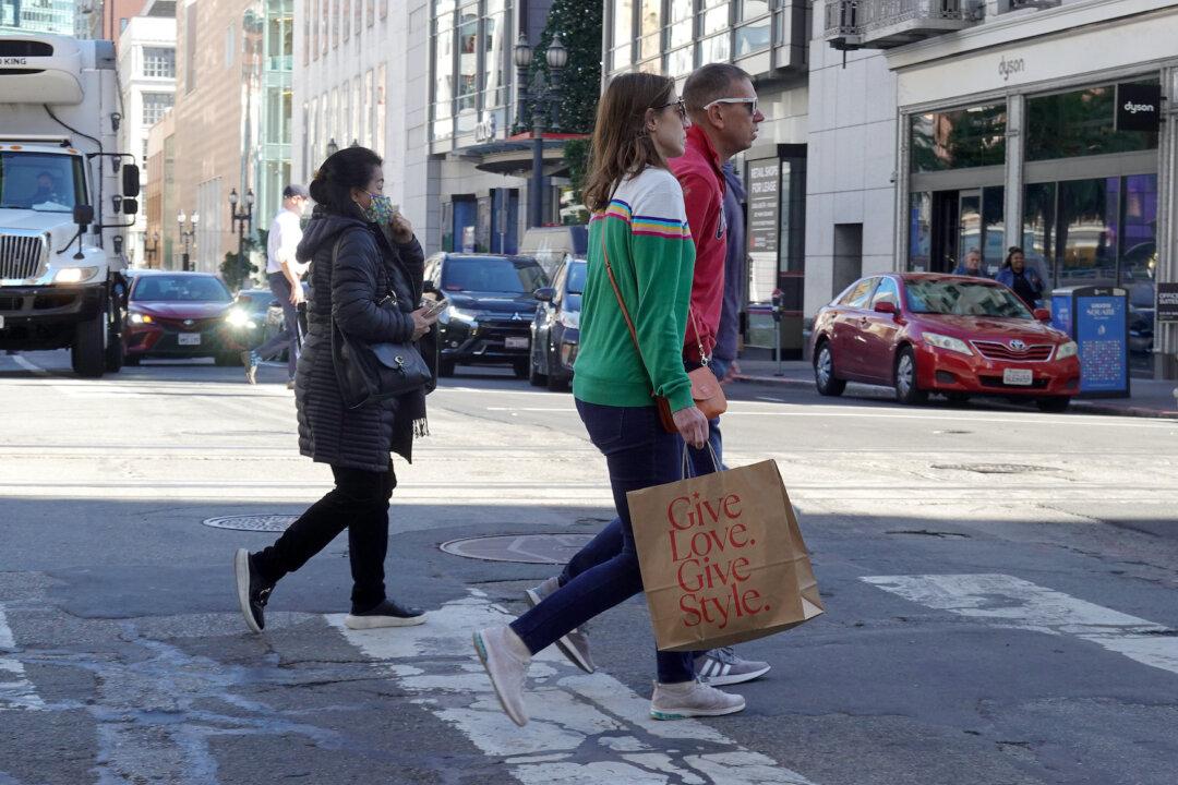 US Business Activity Declines for Seventh Month in a Row as Recession Looms