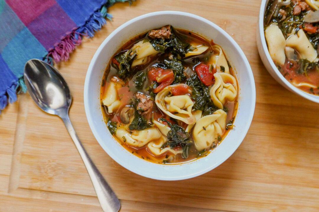 Sausage and Spinach Tortellini Soup