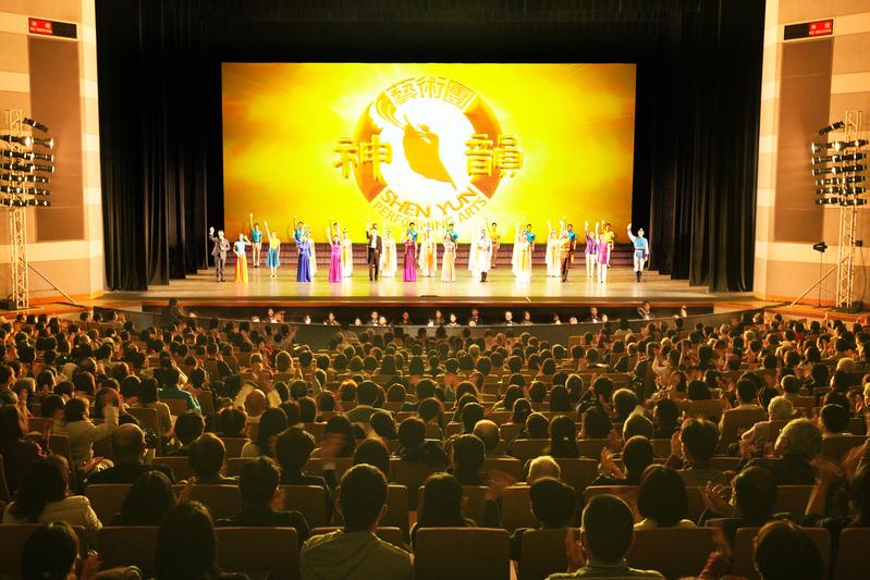 Japan Audience Grateful for Shen Yun: ‘This Year Will Be a Good Year’
