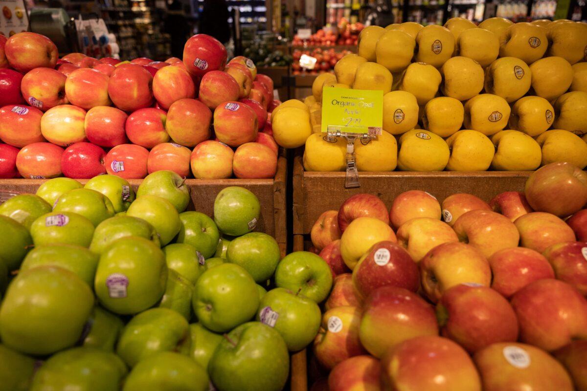 Fruits are sold at a supermarket in New York on Dec. 14, 2022. (Yuki Iwamura/AFP via Getty Images)