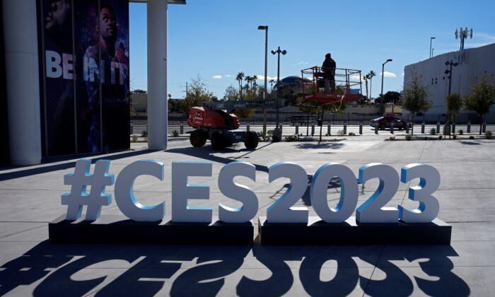 Consumer Electronics Show Opens to the Public