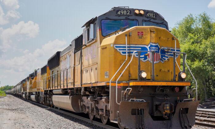 Texas Freight Train Collision Injures 2, No Hazmat Onboard