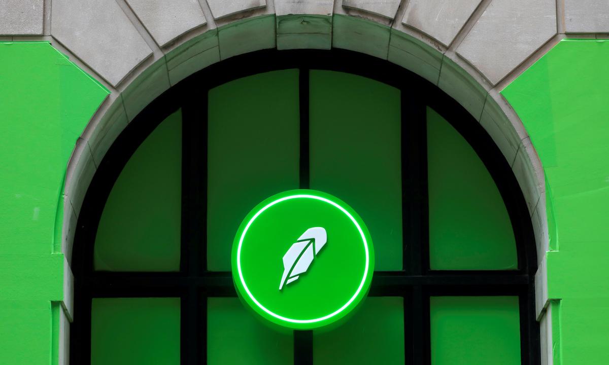 Robinhood Wins Dismissal of Shareholder Lawsuit Over 2021 IPO
