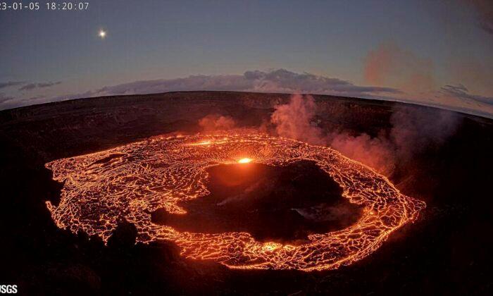 Hawaii’s Kilauea Volcano Erupts Again, Officials Issue ‘Code: Red’ Warning
