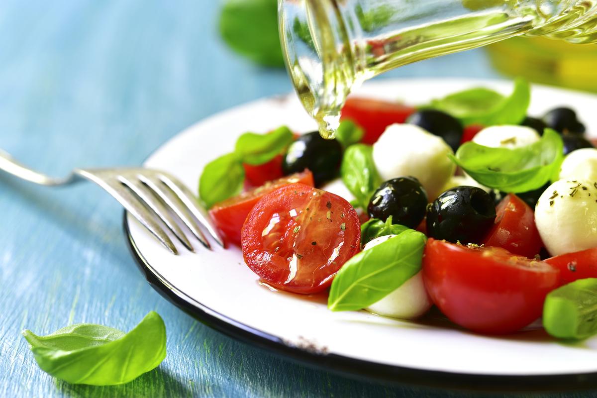 How to Eat Like a Mediterranean and Live to 100