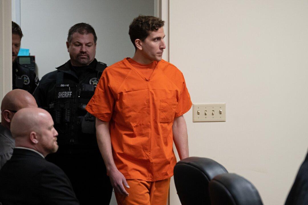 Defense Lawyers in Idaho Killings Case Want Gag Order Kept