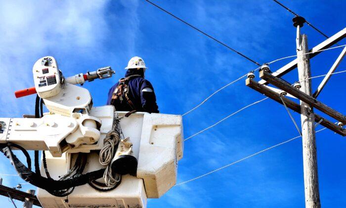 Power Line Workers in High Demand Fueled by Wave of Retirements, Industry Growth
