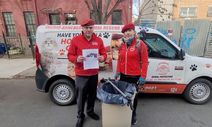Curtis Sliwa and Guardian Angels Return to NYC Mayor’s Building With Feral Cats to Fight Rats