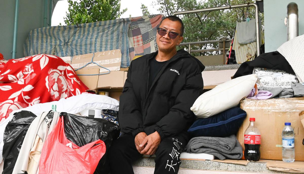 Unemployed, Homeless Man Suffers Stroke After COVID-19 Vaccination, Risk Another Jab for Work