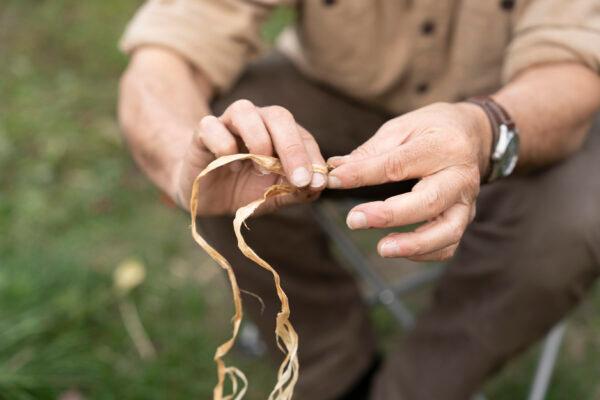 Hobel shows how to make cordage using a double reverse wrap from found materials. (Samira Bouaou)