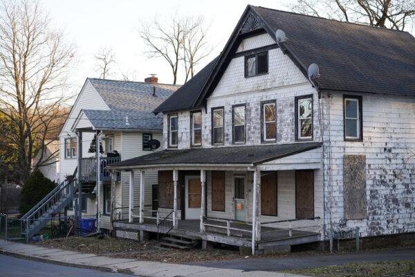 The house at 54 Washington Street will be rehabbed by the city of Middletown through the homebuyer program. A view of the house on Jan. 9, 2023. (Cara Ding/The Epoch Times)