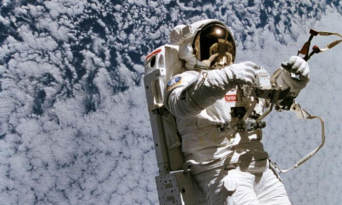 ‘Fly With an Astronaut’ Tour Returns to Kennedy Space Center This Month