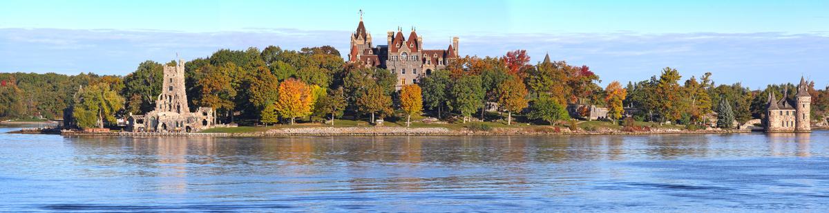 Boldt Castle with Alster Tower seen on the left and the power house on the right. (Alexander Sviridov/Shutterstock)