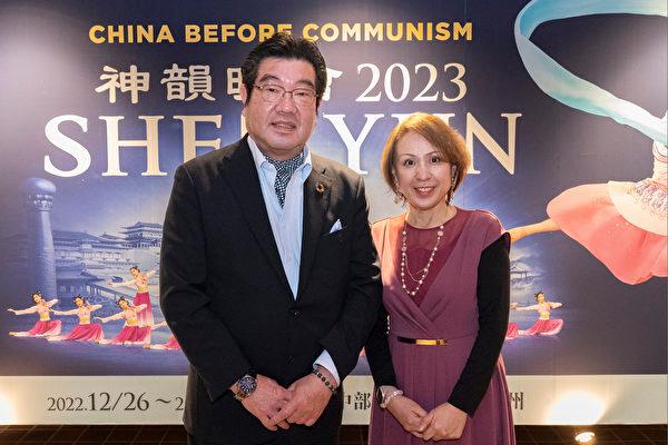 Mr. Oshima Hiroki, vice chairman of the organizing committee of Japan’s largest and longest-standing summer festival Gion Matsuri, attends Shen Yun Performing Arts at the ROHM Theatre Kyoto with his wife in Kyoto, Japan, on Jan. 11, 2023. (Fujino Takeshi/The Epoch Times)