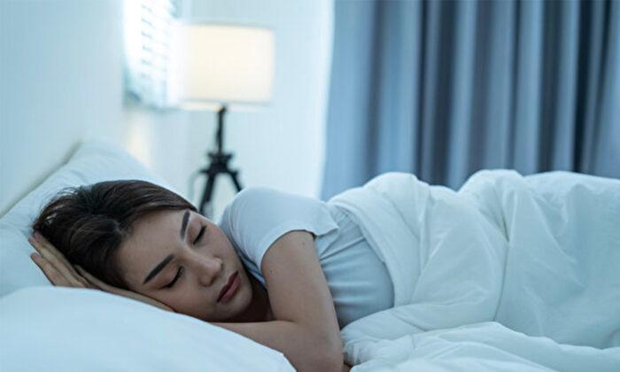 Suffering From Insomnia? 5 Tips to Help You Fall Asleep