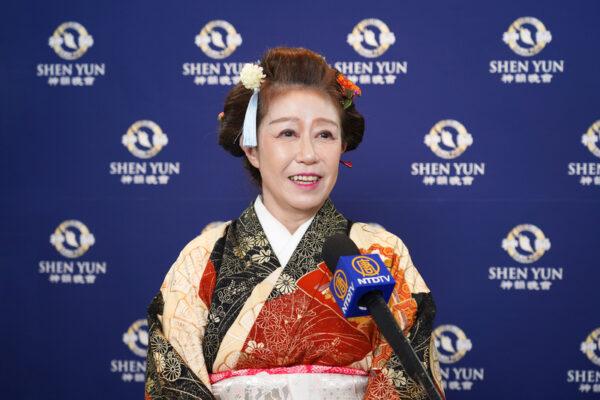 Ms. Kasiba Sumi Tiyo, who teaches shamisen (a three-stringed traditional Japanese musical instrument), attends Shen Yun Performing Arts at the Kamakura Performing Art Center in Kamakura, Japan, on Jan. 13, 2023. (Annie Gong/The Epoch Times)