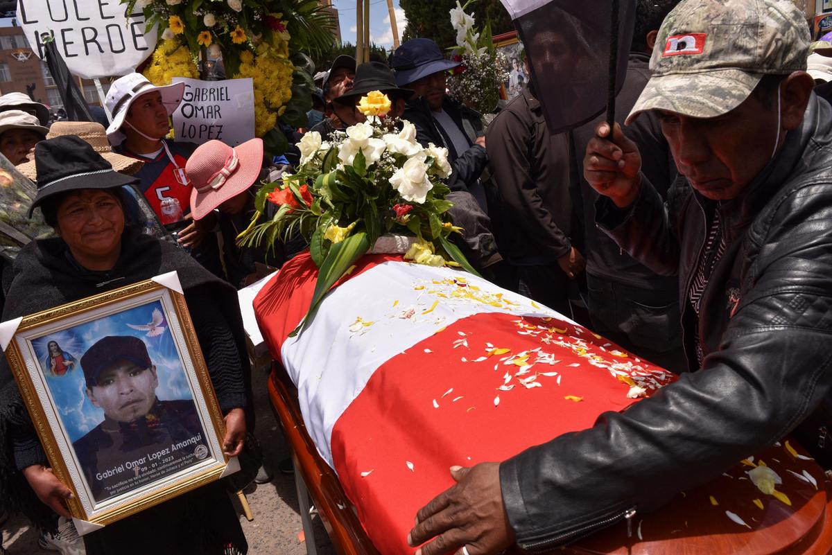 Peru Chief Prosecutor Probes Protest Deaths Amid Cabinet Shakeup
