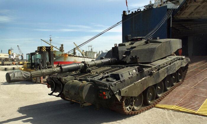 UK to Send Challenger 2 Main Battle Tanks to Ukraine, PM Sunak Confirms