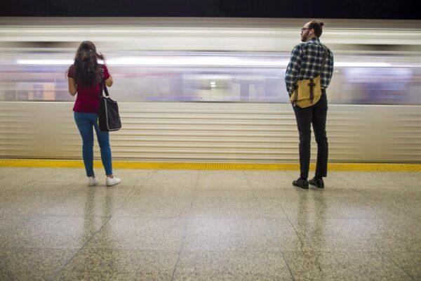 Canadian Companies Try 4-Day Work Week, Discover Pros and Cons