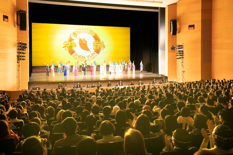 The More I Watch Shen Yun, the More I Love It, Says Doctor