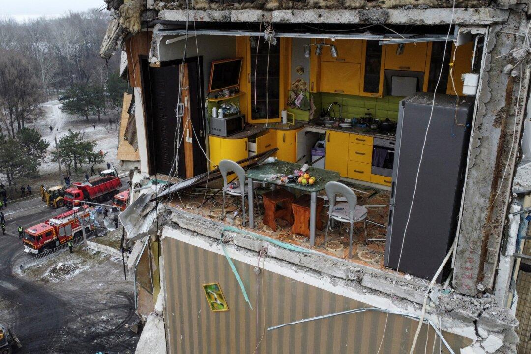 Ukraine Pushes for Tanks as Holdout Germany Says New Minister to Decide