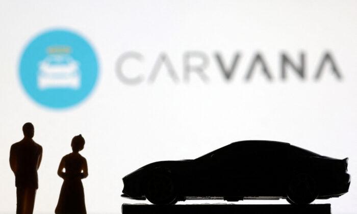 Carvana Adopts ‘Poison Pill,’ Sells $4 Billion of Auto Loans