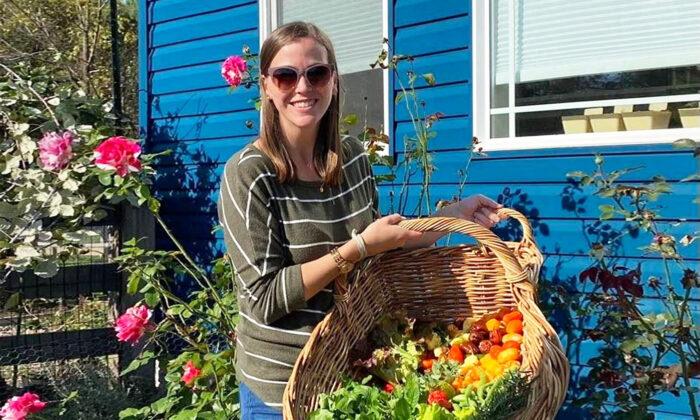 Mom Saves $1,500 a Year by Eating Home-Grown Food, Doesn’t Need to Buy Fresh Produce for Half the Year