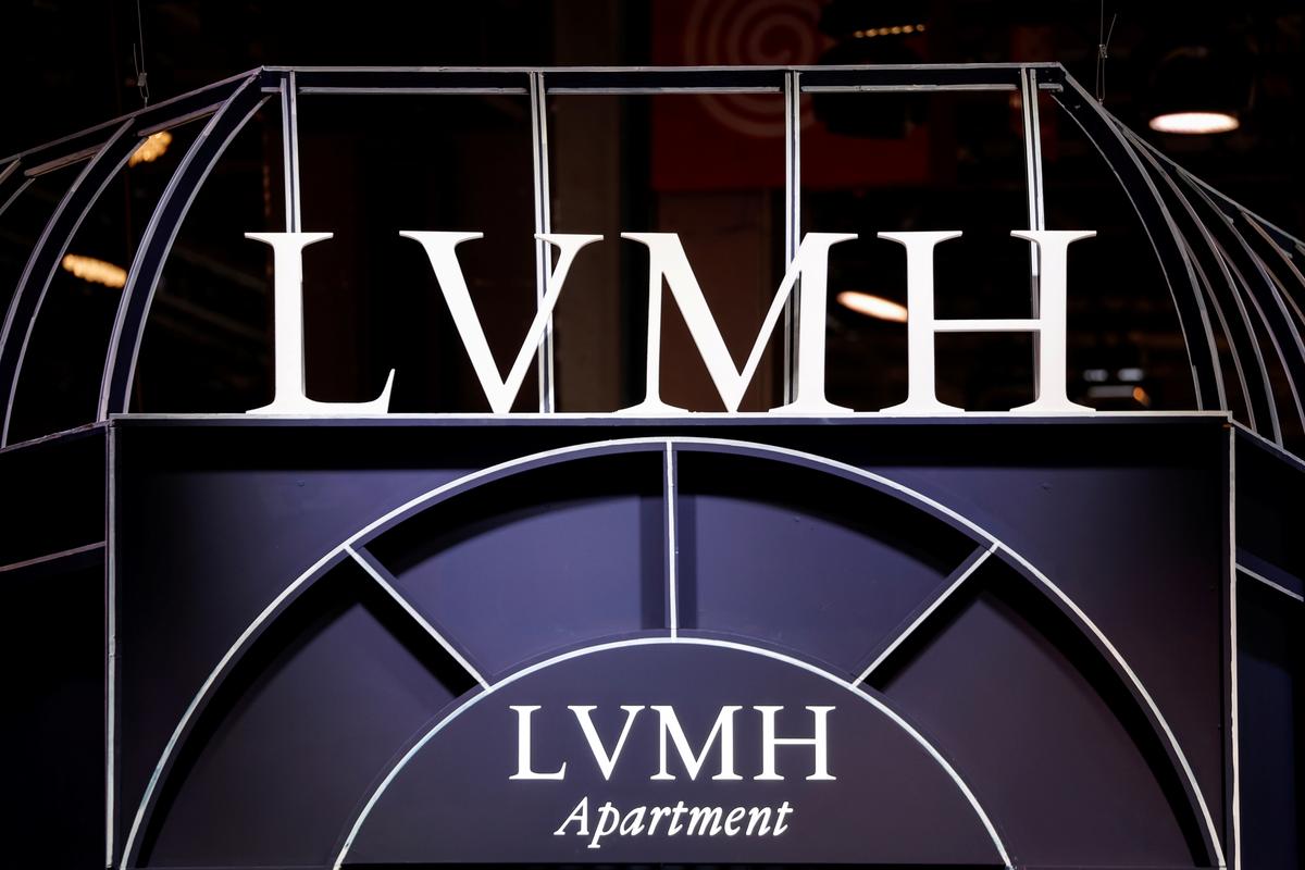 Luxury Giant LVMH Hits 400 Billion Euro in Market Value