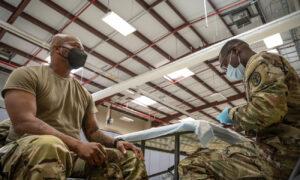 Soldiers Kicked Out for Refusing Vaccine Decry Army's Offer to Return as 'Insincere' Tactic
